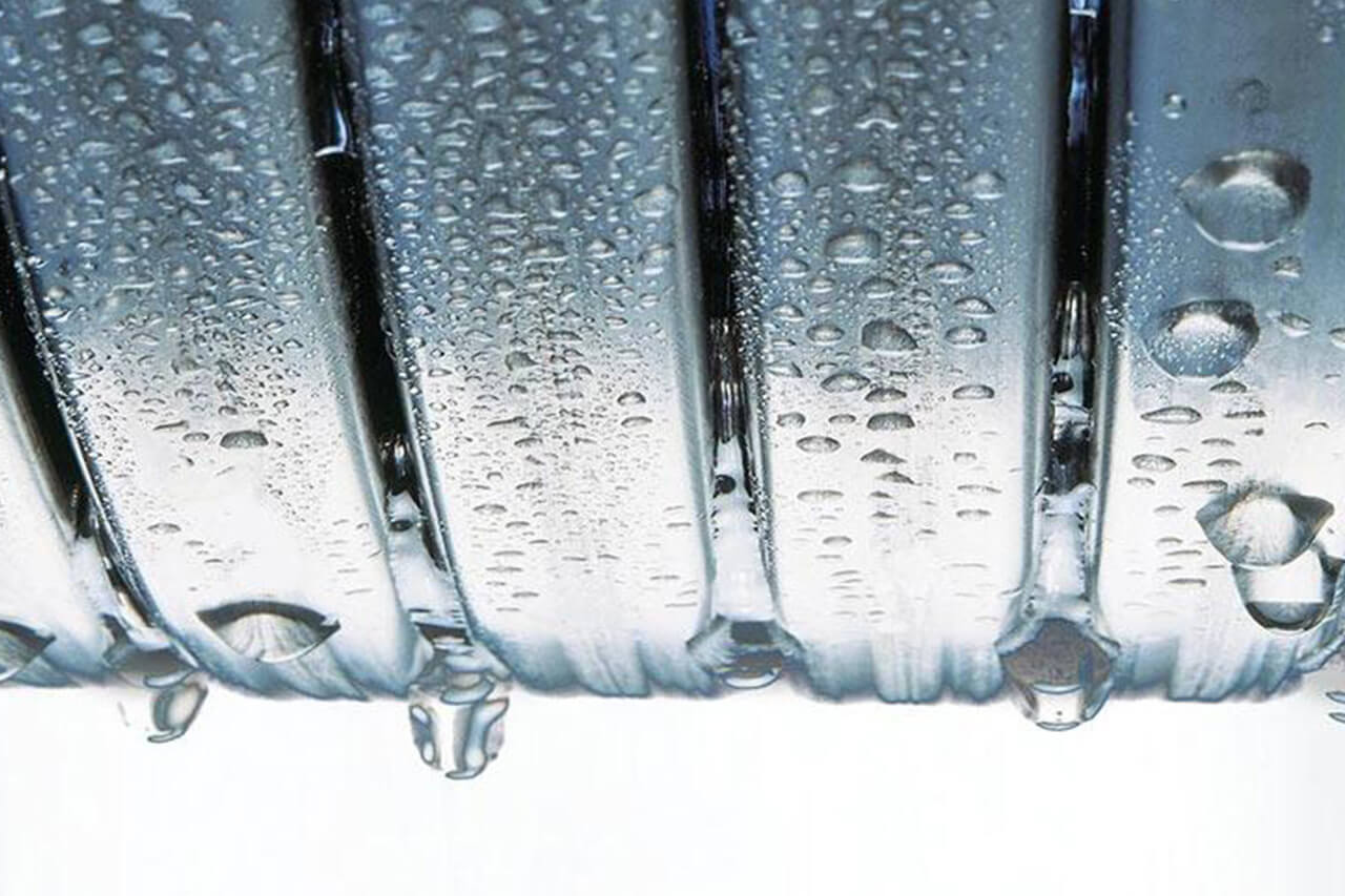 How can a heat exchanger be examined for damage? | Viessmann UK