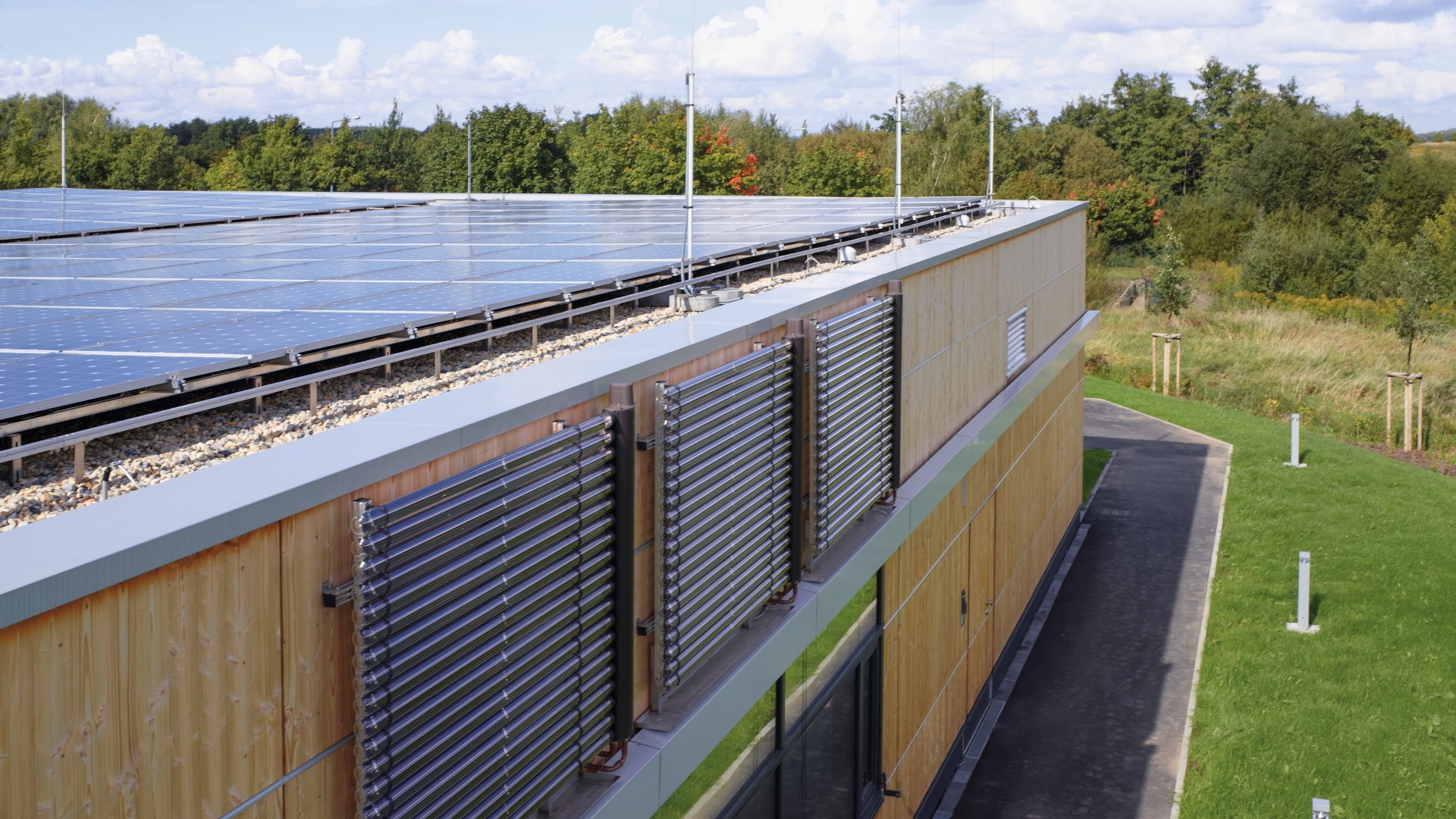 Solar system: power and heat from the sun | Viessmann UK